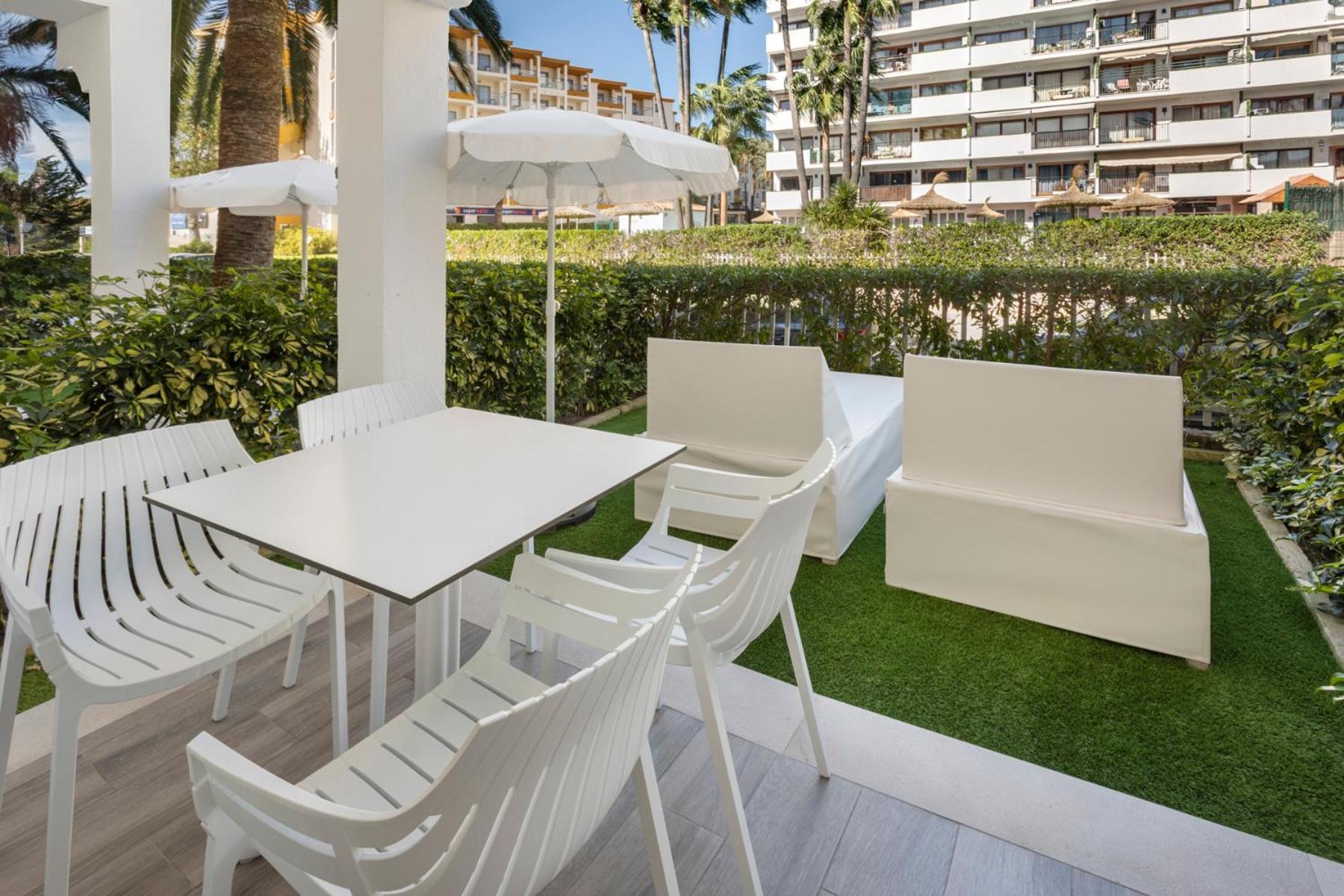 Premium Double Room Private Garden